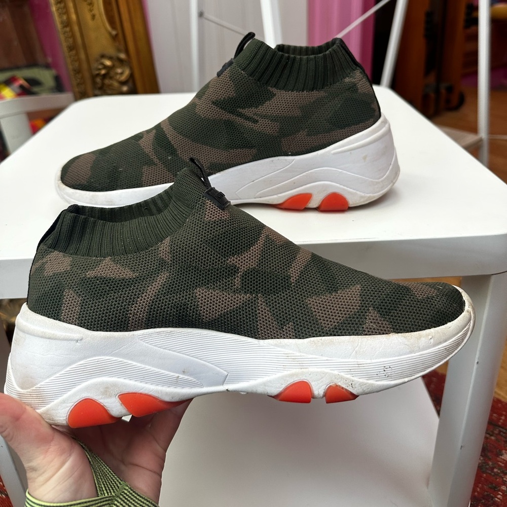 Nine West Jett Slip On sock knit Sneaker size 9